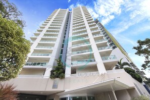 Apartment, Accessible, Smoking | 4 bedrooms - The Lava Lounge Panoramic Rooftop Holiday Retreat (Darwin)