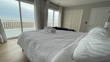 5 bedrooms, desk, travel crib, free WiFi