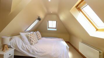 4 bedrooms, individually decorated, individually furnished, free WiFi