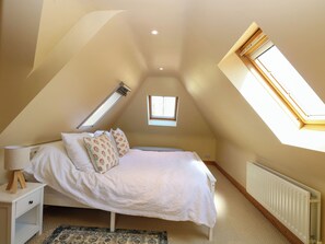 4 kamar tidur dan didekorasi berbeda-beda