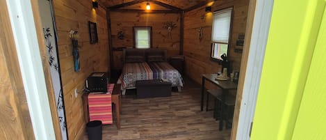 1 chambre, fer et planche à repasser, accès Internet, draps fournis