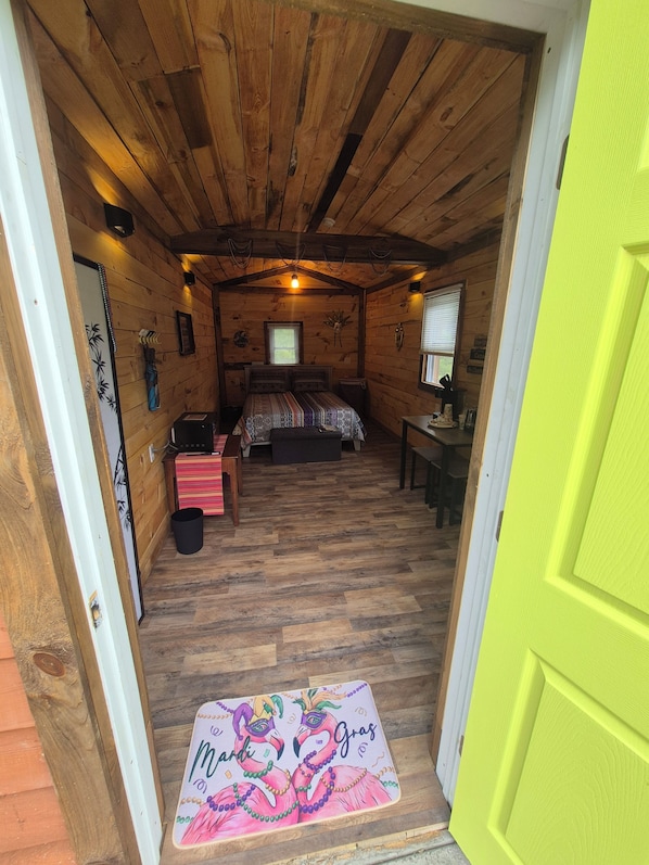 1 chambre, fer et planche à repasser, accès Internet, draps fournis