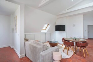 Interior - Appartement climatisé au cœur du Triangle d’Or (Paris)