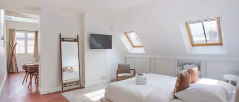 1 chambre, fer et planche à repasser, Wi-Fi, draps fournis