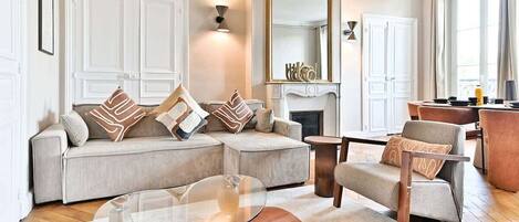 Televisión, oficina