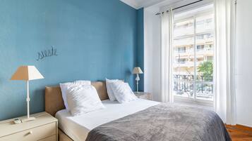 1 slaapkamer, een strijkplank/strijkijzer, gratis wifi, beddengoed