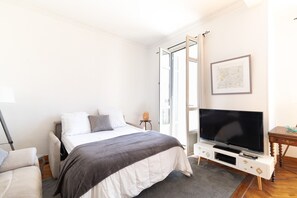 1 bedroom, iron/ironing board, free WiFi, bed sheets - HappyFew Palazzo Suite (Nice)