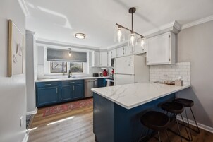 Townhome, 3 Bedrooms | Private kitchen | Fridge, oven, coffee/tea maker