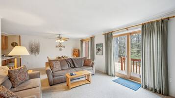 Townhome, 2 Bedrooms | Living area