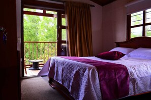 4 bedrooms, desk, free WiFi, bed sheets