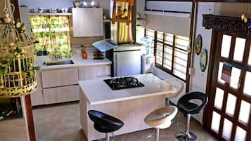 Refrigerador, microondas, parrilla de estufa y lavavajillas