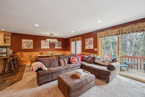 Townhouse, 3 soverom | Oppholdsområde | Smart-TV og strømmetjenester