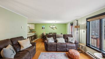 Townhome, 2 Bedrooms | Living area | Smart TV, streaming services