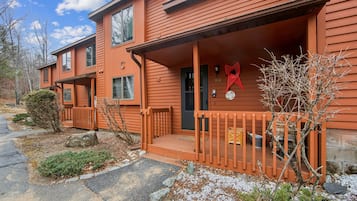 Townhome, 2 Bedrooms | Exterior detail