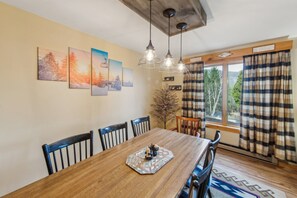 Townhome - 2 sovrum | Restauranger
