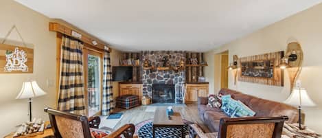 Resortwoning, 2 slaapkamers | Woonruimte | Smart-tv en streamingdiensten