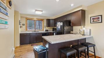 Townhome, 2 Bedrooms | Private kitchen | Fridge, oven, coffee/tea maker, toaster