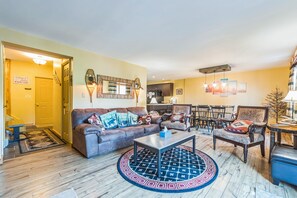 Townhome, 2 Bedrooms | Living area | Smart TV, streaming services