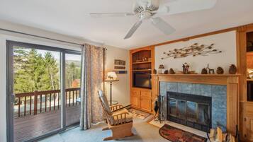 Townhome, 3 Bedrooms | Living area | Smart TV, streaming services