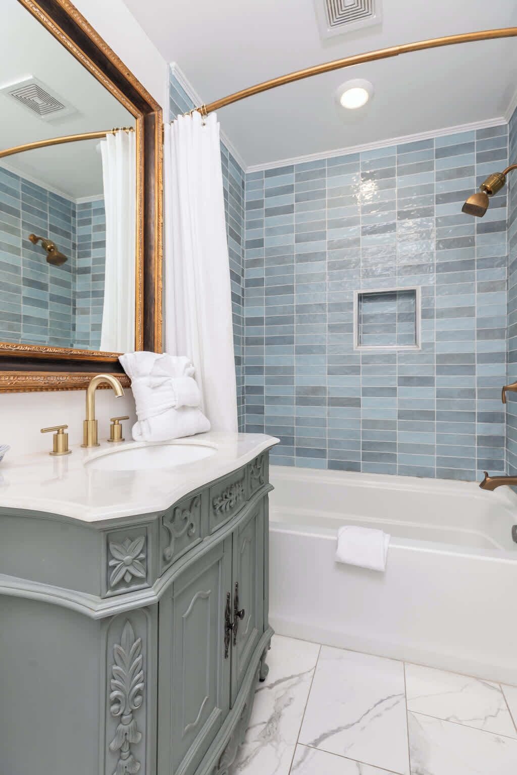 Shower, towels
