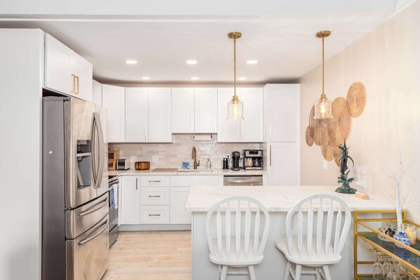 Fridge, microwave, oven, stovetop