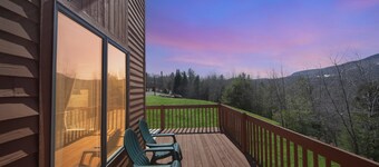 Upper Sleighride 25l - Wrap-around Deck End Unit 3 Bedroom Townhouse by The Summit at Gore Mountain