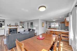 Townhome, 3 Bedrooms | Living area