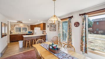 Casa de ciudad, 3 habitaciones | Restaurantes