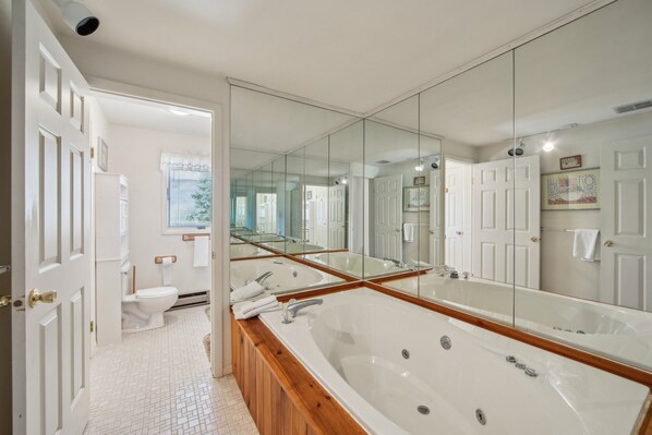 Townhome, 3 Bedrooms | Bathroom | Towels - 11D - Spacious & Family-Friendly Getaway 3 Bedroom Townhouse by The Summit at Gore Mountain (North Creek)