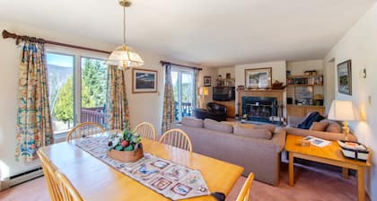 11D - Spacious & Family-Friendly Getaway 3 Bedroom Townhouse by The Summit at Gore Mountain