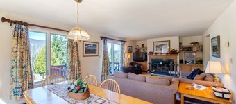 11D - Spacious & Family-Friendly Getaway 3 Bedroom Townhouse by The Summit at Gore Mountain