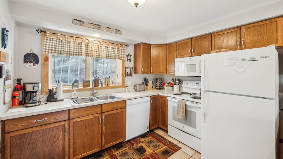 46er 15e - Stylish & Comfortable Mountain Retreat 2 Bedroom Townhouse by The Summit at Gore Mountain