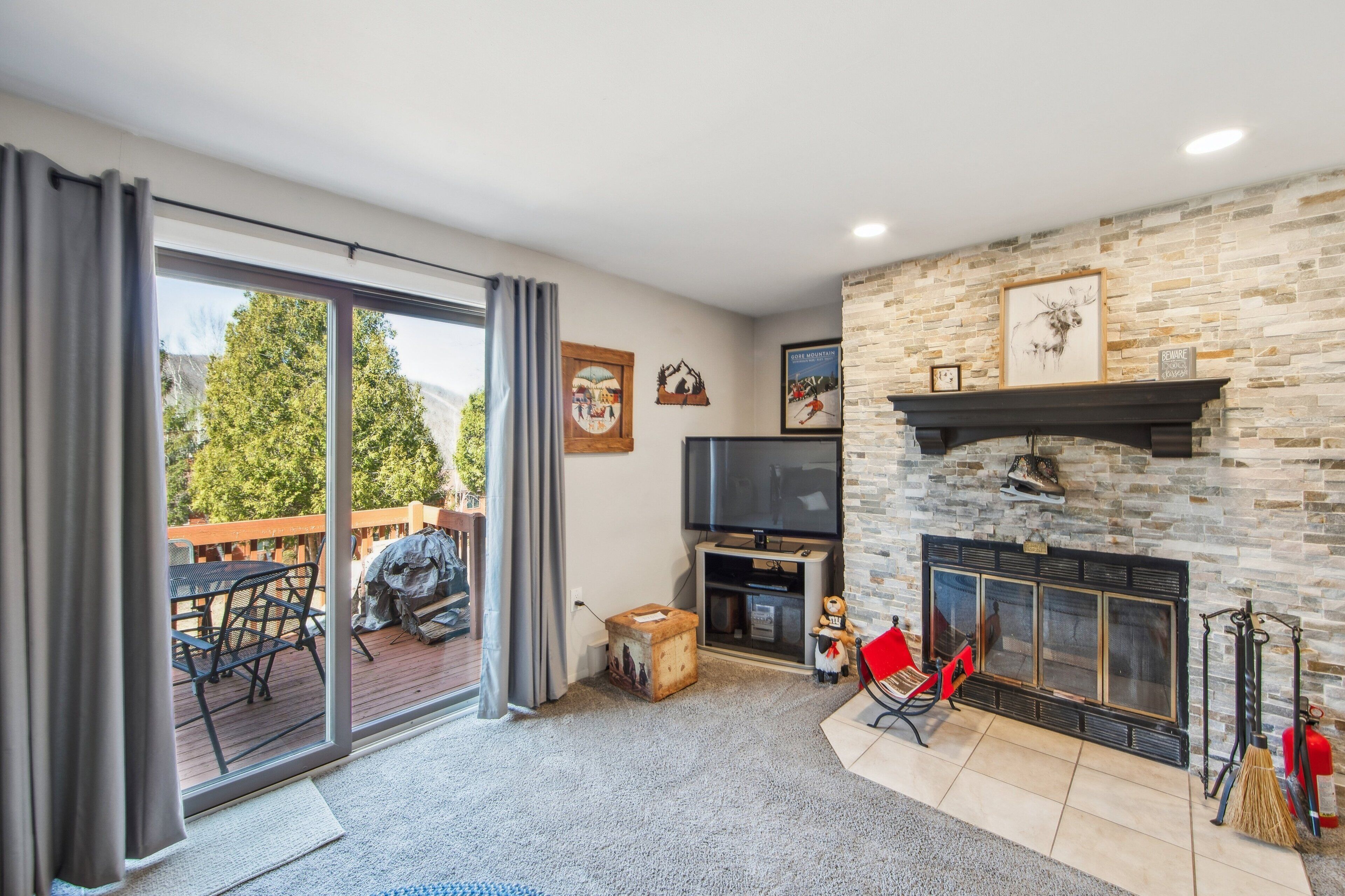 Townhome, 2 Bedrooms | Living area