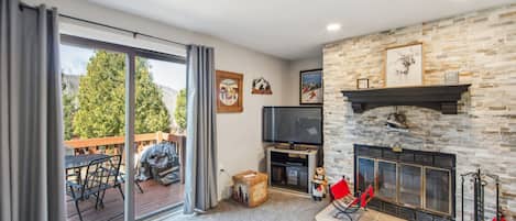 Townhome, 2 Bedrooms | Living area