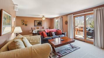 Townhouse, 2 kamar tidur | Area keluarga | Smart TV dan layanan streaming