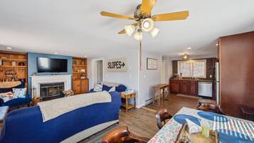 Townhome, 2 Bedrooms | Living area | Smart TV, streaming services