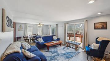 Townhome, 2 Bedrooms | Living area | Smart TV, streaming services
