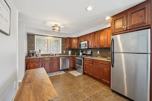 Townhome, 2 Bedrooms | Private kitchen | Fridge, oven, coffee/tea maker, toaster - Hullabaloo 23E - Upgrade End Unit With Mountain Views 2 Bedroom Townhouse by The Summit at Gore Mountain (North Creek)