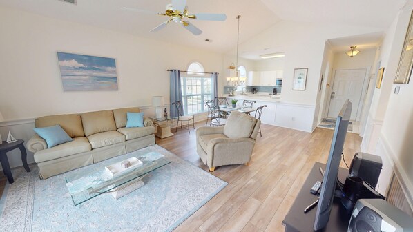 Condo, 2 Bedrooms | Living area