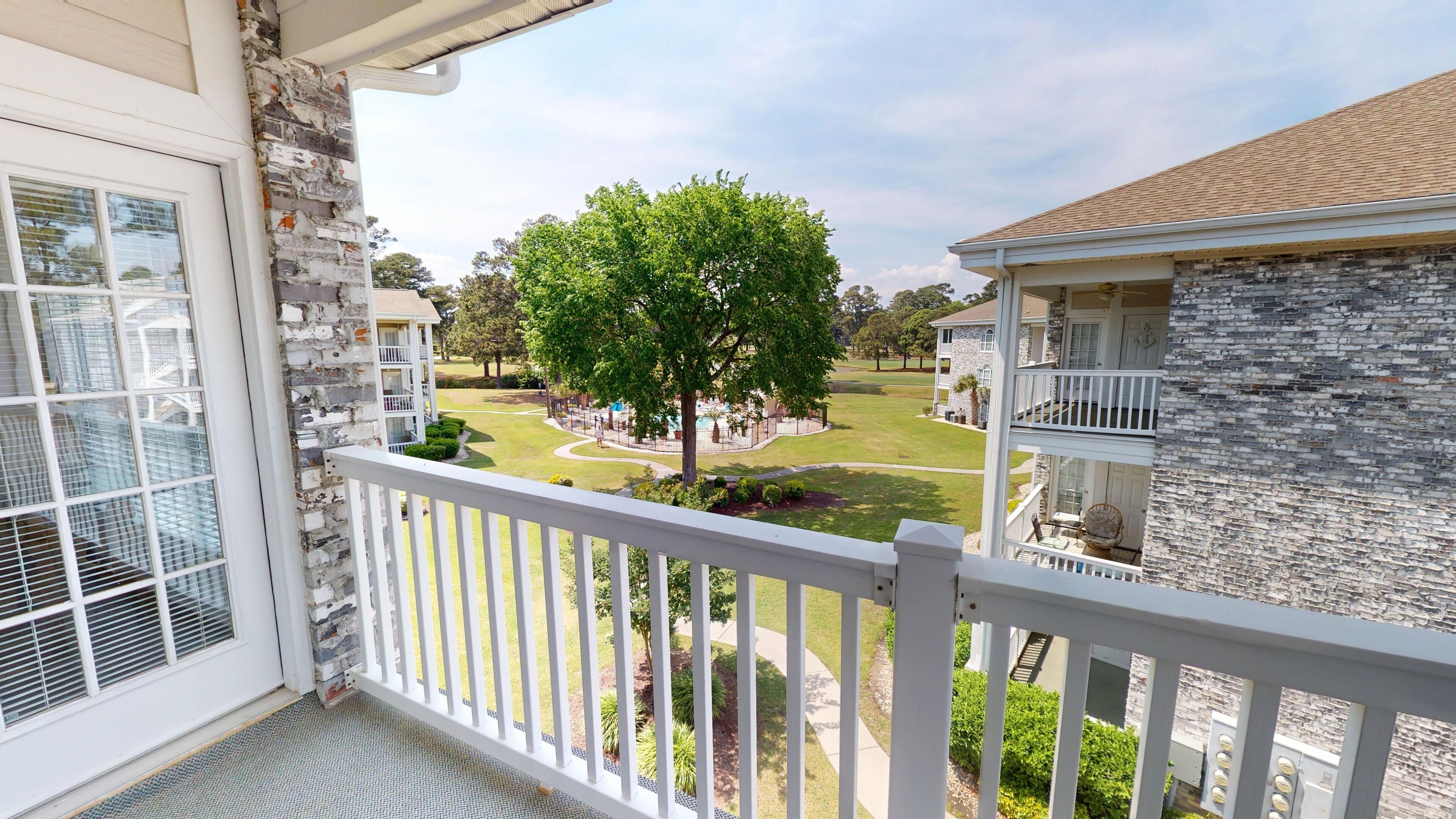 Condo, 2 Bedrooms | Property grounds