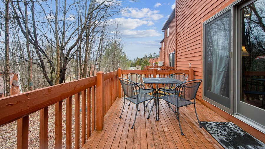 Chatiemac 42F - Quiet & Cozy 3-Bedroom Retreat 3 Townhouse by The Summit at Gore Mountain