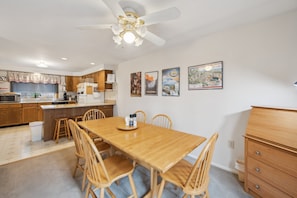 Townhouse, 3 soverom | Spiseområde
