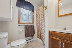 Townhome, 3 Bedrooms | Bathroom | Towels - Chatiemac 42F - Quiet & Cozy 3-Bedroom Retreat 3 Townhouse by The Summit at Gore Mountain (North Creek)