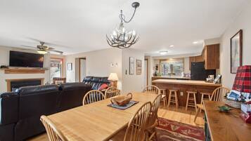 Townhome, 3 Bedrooms | Interior