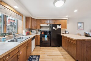 ทาวน์โฮม, 3 ห้องนอน | ครัวส่วนตัว | ตู้เย็น, เตาอบ, เครื่องชงกาแฟ/ชา, เตาปิ้งขนมปัง