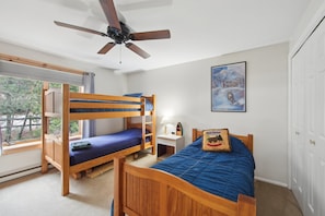 Maison mitoyenne, 3 chambres | 3 chambres, bureau, espace de travail pour ordinateur portable