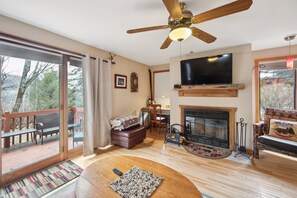 Maison mitoyenne, 3 chambres | Coin séjour | TV connectée, services de streaming