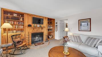 Townhome, 3 Bedrooms | Living area | Smart TV, streaming services