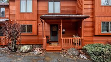 Townhome, 3 Bedrooms | Exterior detail