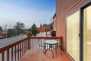 Townhome, 3 Bedrooms | Outdoor dining